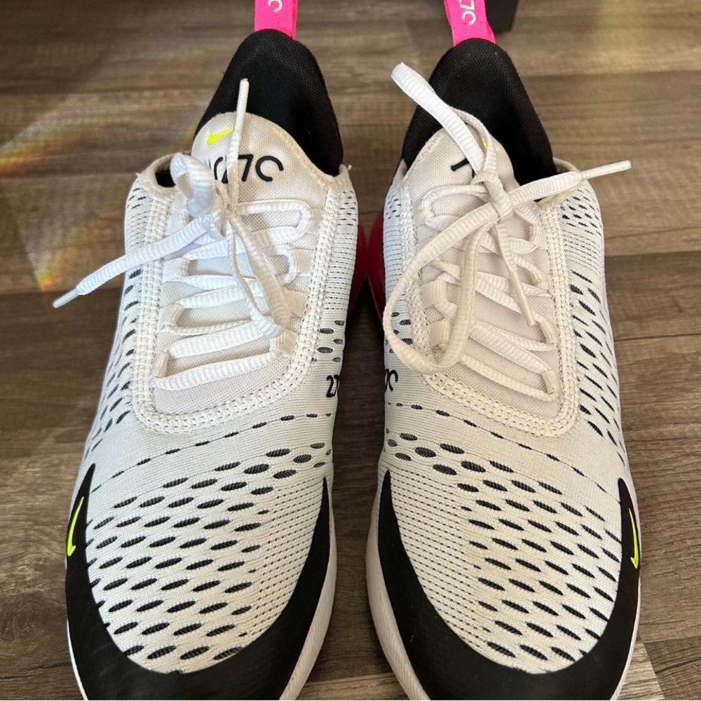 Beautiful Nike 270 7y . Perfect condition, slightly worn